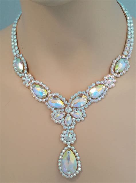 This Beautiful Necklace Has Lots Of Pear Shaped Crystals In Various