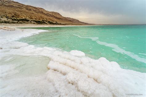 the dead sea on a budget swimming on jordan s side for free — travelpixelz