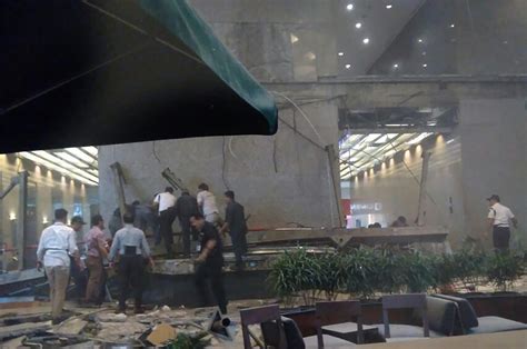 We were visiting the jakarta stock. Jakarta Stock Exchange mezzanine collapse causes chaos ...