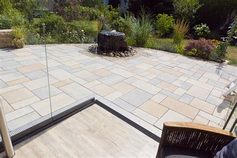 2 eur pro m² bis 6 eur pro m²: Das erweiterte Wohnzimmer: die Terrasse mit freundlichem ...