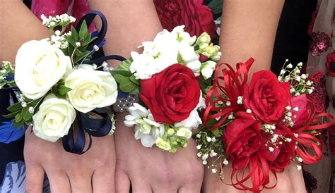 So go ahead, save a few dollars. Pin by Terie Lee on Floral Gallery | Fresh flower delivery ...