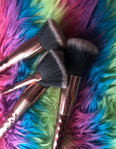 Different Types Of Makeup Brushes And Their Uses Makeup Me