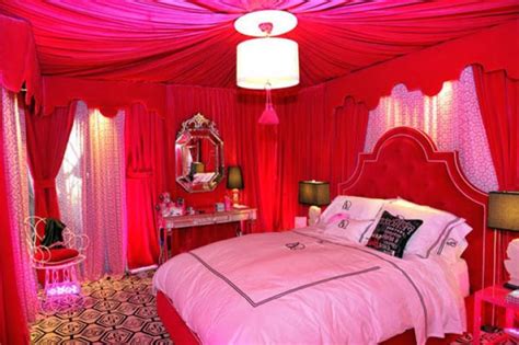 17 Hot Red Bedroom Wall Ideas To Spice Up Your Life