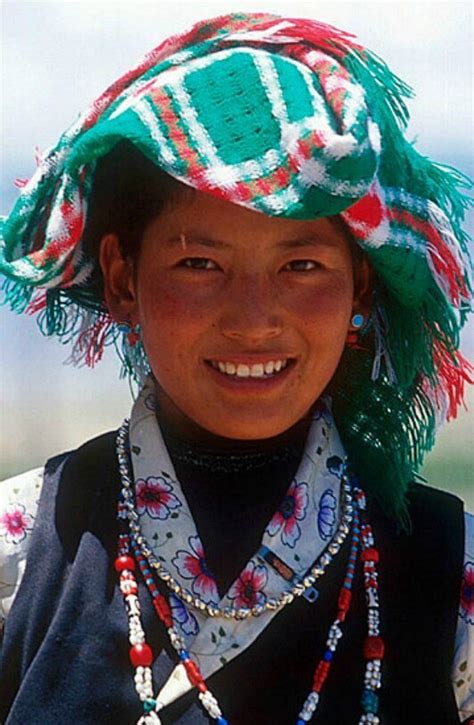 Shigatse Tibetan Young Woman Тибет Лицо Портрет