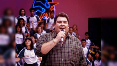 Novos vídeos mostram a bailarina do faustão, natacha horana, agredindo o delegado e um cinegrafista logo após ser presa e. Roupa Nova - Domingão do Faustão - 1989 Ao Vivo - YouTube