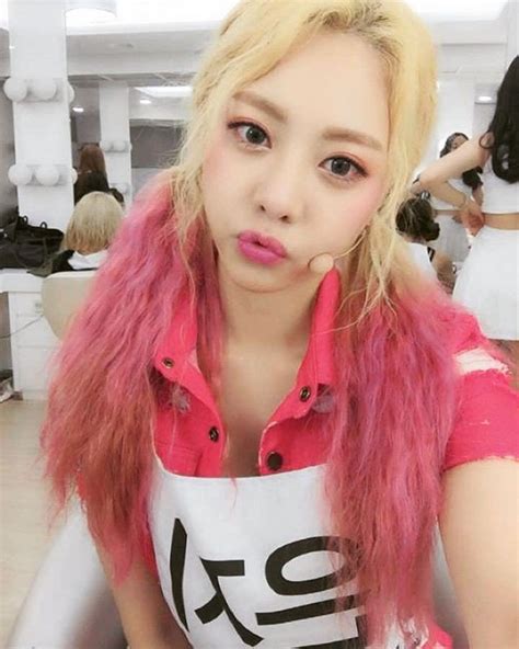 The Pink Blonde Hairstyle Is Popular Among K Pop Artists