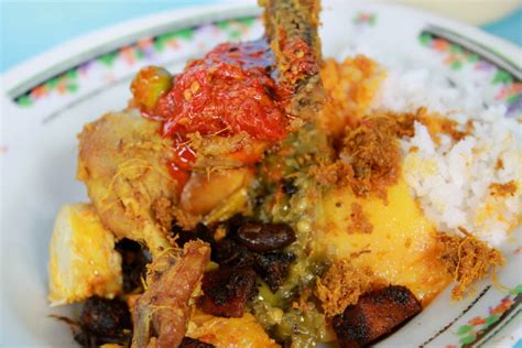 Bagi anda yang selalu gagal dalam memasak nasi yang pulen, bacaterus akan berbagi cara. Cara Memasak Nasi Kapau | Resep Masakan