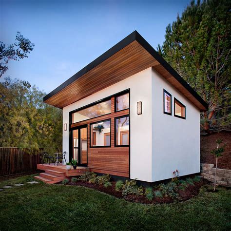 Dawnskoll house is a panelized home designed by minarc and manufactured by mnmmod in ca. contemporary-prefab-tiny-house_5