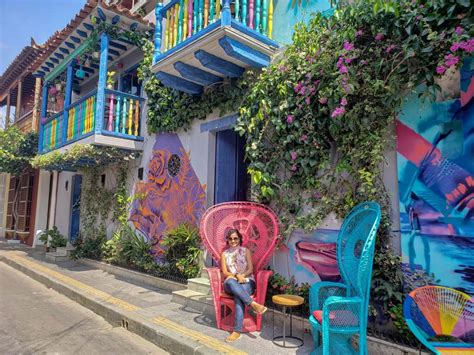 Gallery Hopping In The Old City Cartagena Dreams