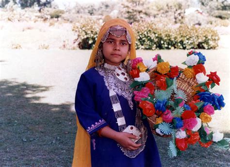 In jammu and kashmir, the pathani suit is often referred to as khan dress. Phiran - Wikipedia