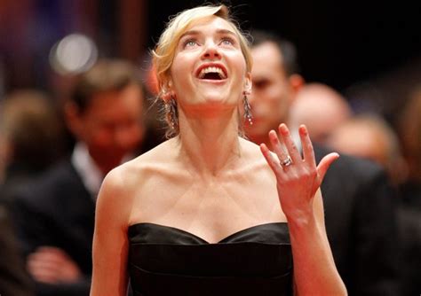 Kate Winslet Likes Understated Glamour