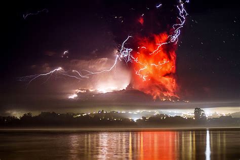 Chiles Spectacular Calbuco Volcano Eruption Lightning Lava And A