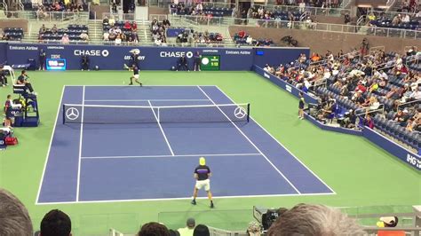 #tennis #tenis #shapovalov #denisshapovalov #atp. Denis Shapovalov jumping backhand Return - YouTube