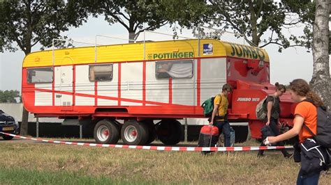 Het mag dan ook geen verrassing zijn dat de zwarte cross in juli dit jaar niet realistisch is. Veel trekkers bij opening camping Zwarte Cross 2019 - YouTube