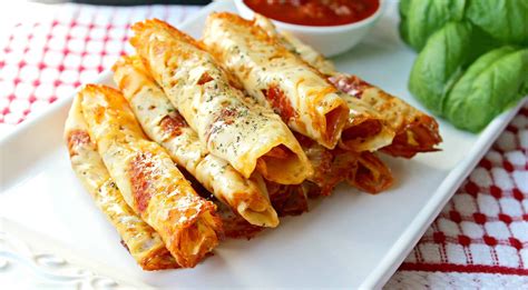 Keto Pizza Roll Ups A Snack Your Kids Can Eat With You