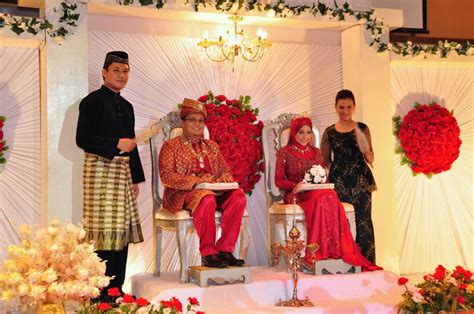 All foreign citizens wishing to marry must reside in malaysia at least 7 days. BERSANDING