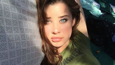 Check spelling or type a new query. Sarah McDaniel, la modelo con heterocromía que está ...