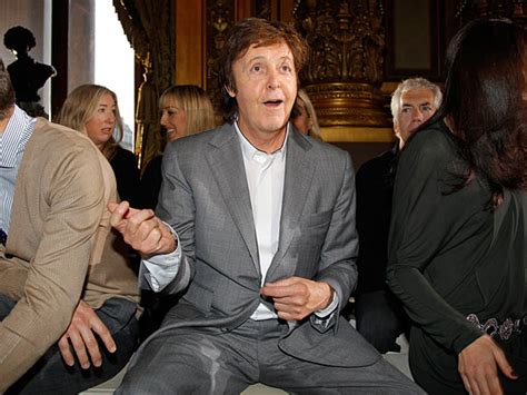 We did not find results for: DIÁRIO DOS BEATLES: Lista de exigências de Paul McCartney ...