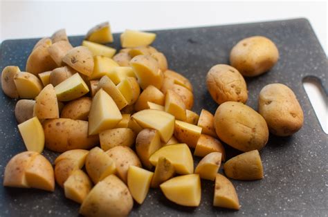 Couper Vos Pommes De Terre En Morceaux De Taille Moyen Recette