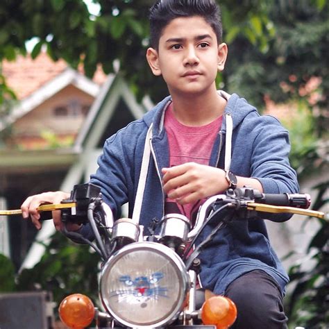 Nonton berbagai video menarik dari channel syakir daulay. Ganteng & Soleh, Ini 15 Foto Syakir Daulay yang Bikin ...