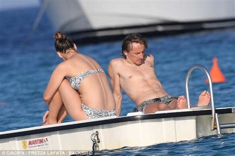 Moreover, luka modric has been named the croatian footballer of the year six times. Vanja Bosnić nova zvijezda prijelaznog roka, supruga Luke ...