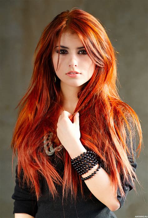 Девушка с карими глазами и огненно рыжими волосами Авы и картинки