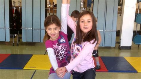 2nd Grade Yoga Gymnastics Partner Stunts Ums Pe Youtube