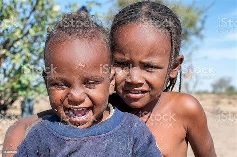 アフリカの少年と少女 アフリカのストックフォトや画像を多数ご用意 アフリカ トラコーマ 子供 Istock
