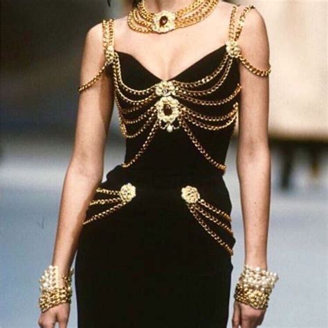 Black Dress With Gold Chains I Wouldn T Mind Having This Dress Runway Fashion Fashion