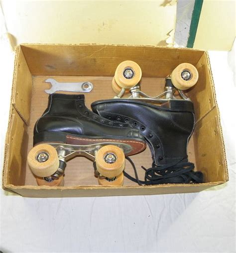 Bargain Johns Antiques Vintage Chicago Roller Skates In The Box