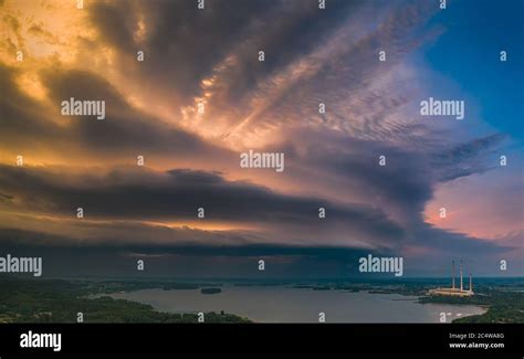 Shelf Cloud Ahead Of Severe Storm Approaching Stock Photo Alamy