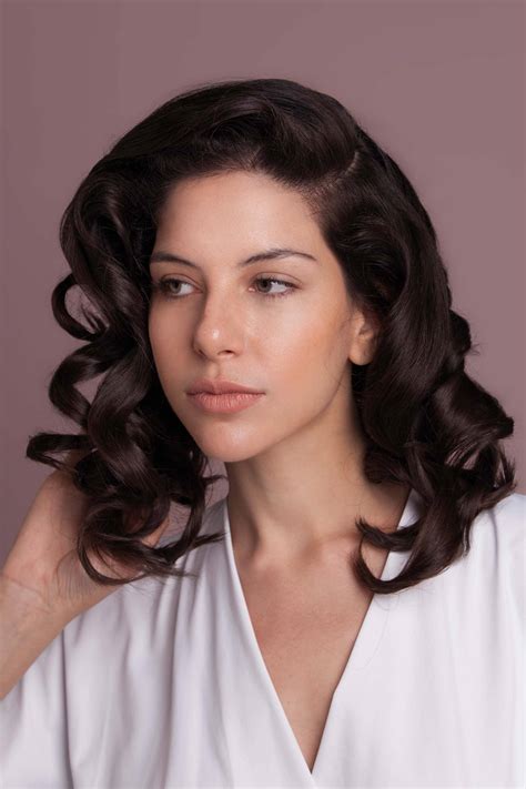 Vintage Hairstyles For Long Hair That You Can Do Yourself
