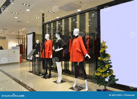 Female Mannequins In Fashion Shop Hallclothing Storeclothes Store
