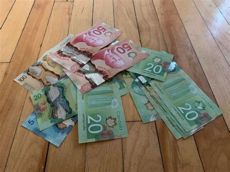 Why Is Canadian Money Has Different Colours New Canadian Life
