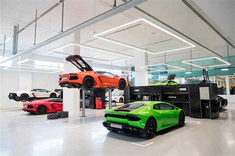 Lamborghini Opens Largest Showroom Ever In Dubai Kuwait Yallamotor