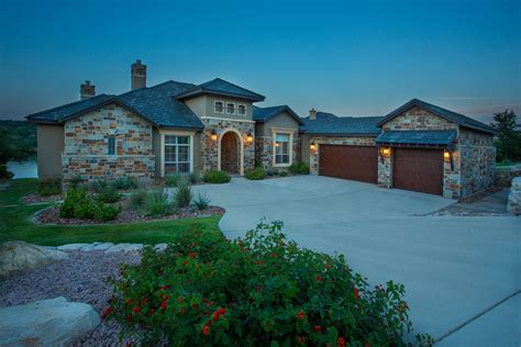 It's their job to make such a complex task easy on the family, while making. Lake Retreat - Jim Boles Custom Homes