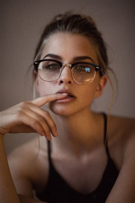 Pin By Sóleeeyy On ~ Glasses ~ Girls With Glasses Marina Laswick