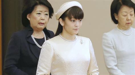 Japans Princess Mako Will Give Up Her Royal Status To Marry A Commoner