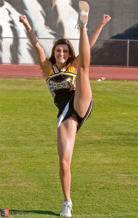 Upskirt College Cheerleader Wardrobe Malfunction