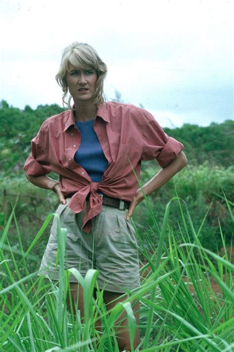 Laura dern was recently promoting her movie downsizing, which hits theaters next week. laura dern as Ellie Sattler -jurassic park | Actrices ...