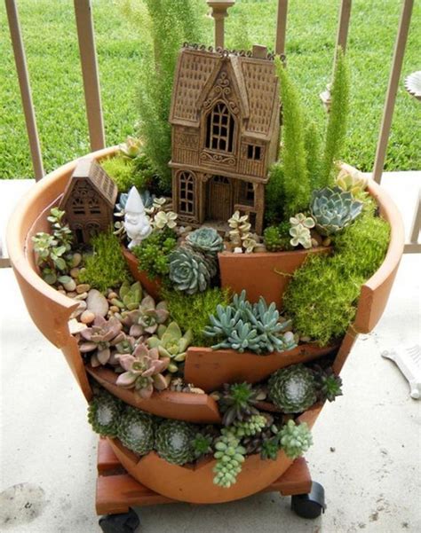 How to plant an indoor succulent garden i love having plants in every room of my house and succulents are my new favorites. Creative Indoor And Outdoor Succulent Garden Ideas 2017
