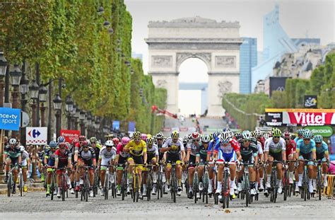 Check out the full details. Die Champs-Élysées in Paris: Wo Übermaß die Norm ist ...