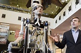 L'Uomo bionico si presenta allo Smithsonian Museum di Whasington (VIDEO)