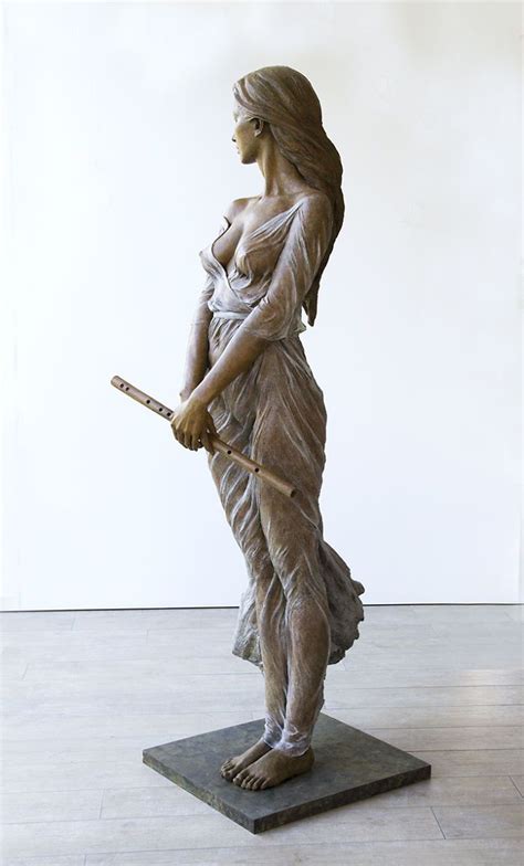 Artist Creates Life Size Sculptures Of Women Inspired By Renaissance