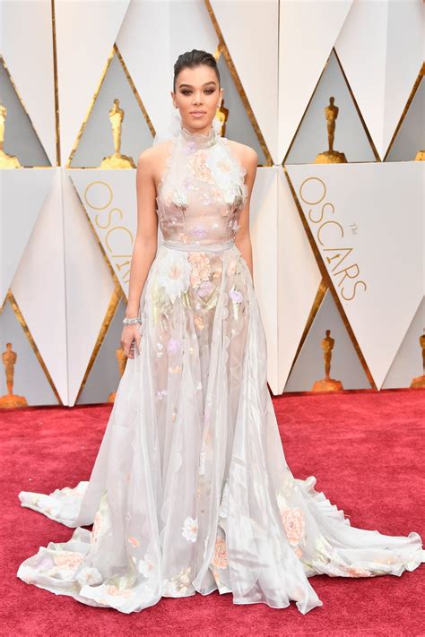 Hailee Steinfeld Oscars 2017 Red Carpet In Hollywood • Celebmafia