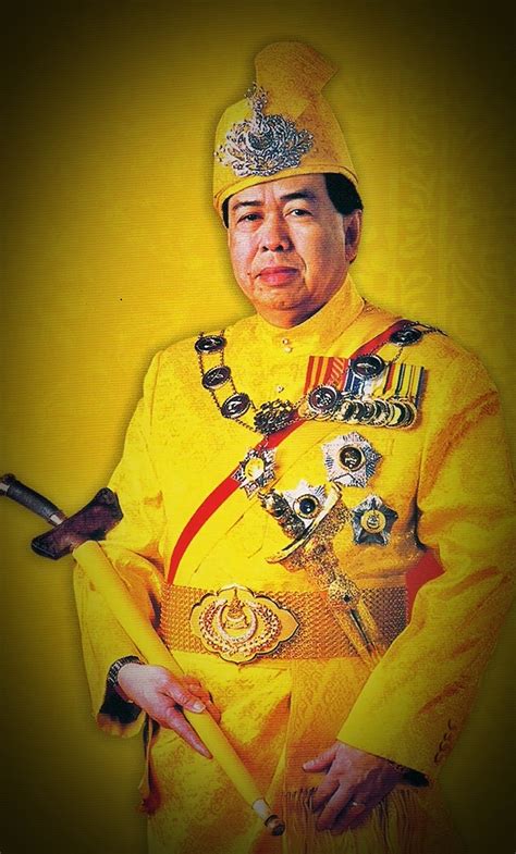 Tanggal 16 september 2011 yang lalu, saya berangkat ke pekanbaru indonesia untuk mengunjungi keluarga dan sebelum saya berangkat ke lcct , saya transit di kl sentral dan saya lihat ada pameran mengenai sejarah malaysia dan karena tertarik saya singgah ke tempat tersebut. Duli Mahkota : 7 Wasiat Raja Raja Melayu