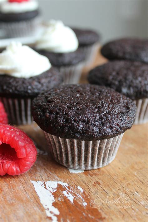 These Low Carb Dairy Free Chocolate Cupcakes Are An Incredibly