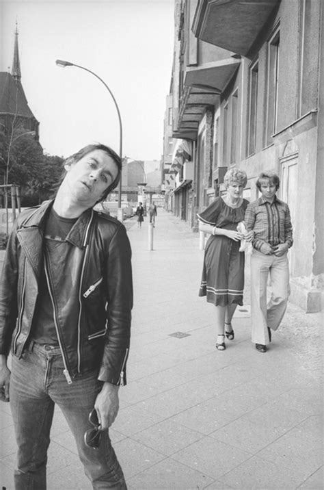 Außerdem gibt es im artikel schöner twittern die wichtigsten lateinischen akzentbuchstaben zum kopieren und einfügen. Wiederentdeckte Fotos von Iggy Pop › PAGE online