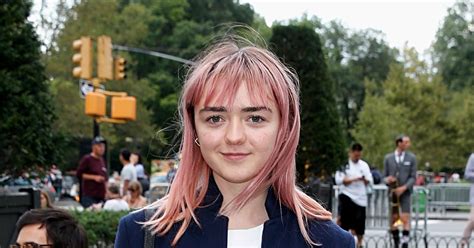 Maisie Williams Rocks Brown Bob At The 2019 Emmys