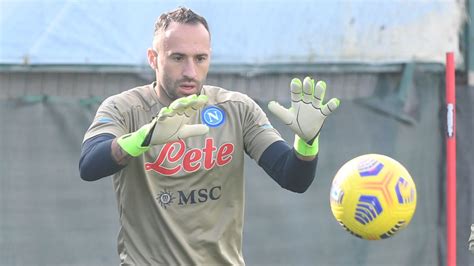 A continuación, los mejores memes donde el protagonista es ospina David Ospina entrena por primera vez con Napoli tras ...